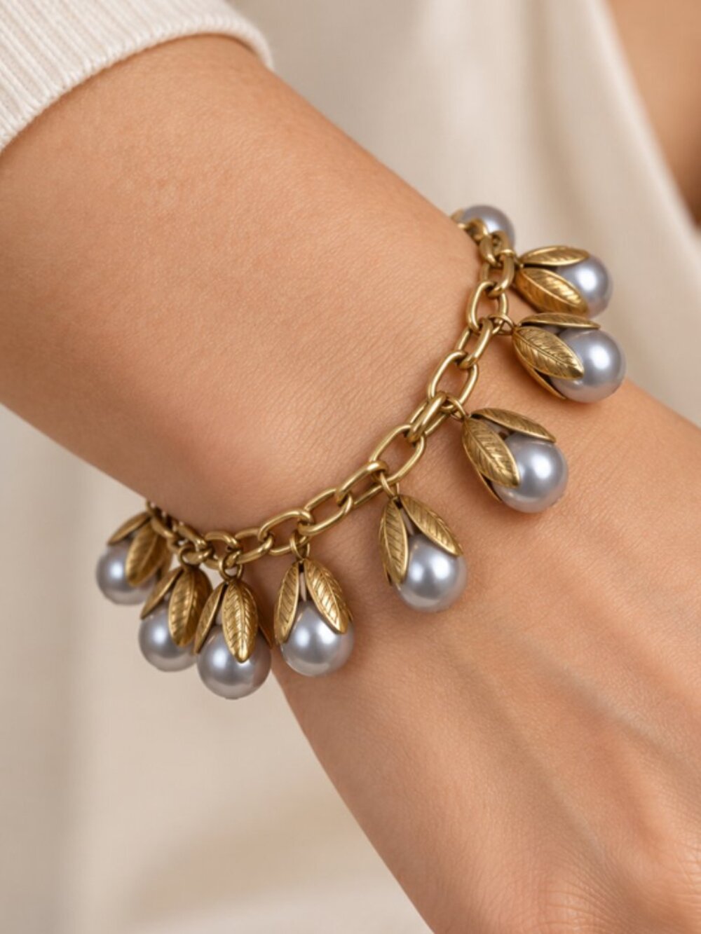 Vintage Signed Lenora Dame Bracelet - Faux Gray Pearls With Gold-tone Leaves